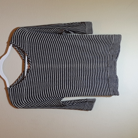 Black and white striped sweater top-Size XL - Picture 1 of 7